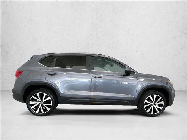Used 2023 Volkswagen Taos SE FWD image 5