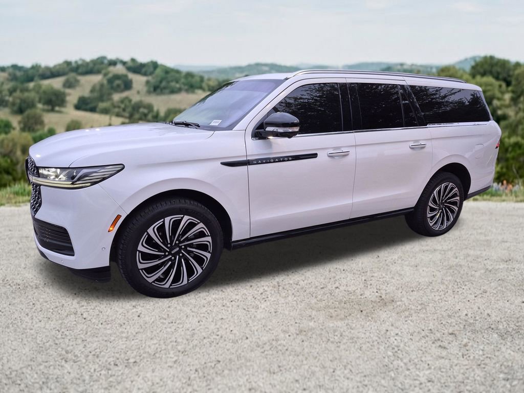 Used 2025 Lincoln Navigator L Black Label AWD/4WD image 4