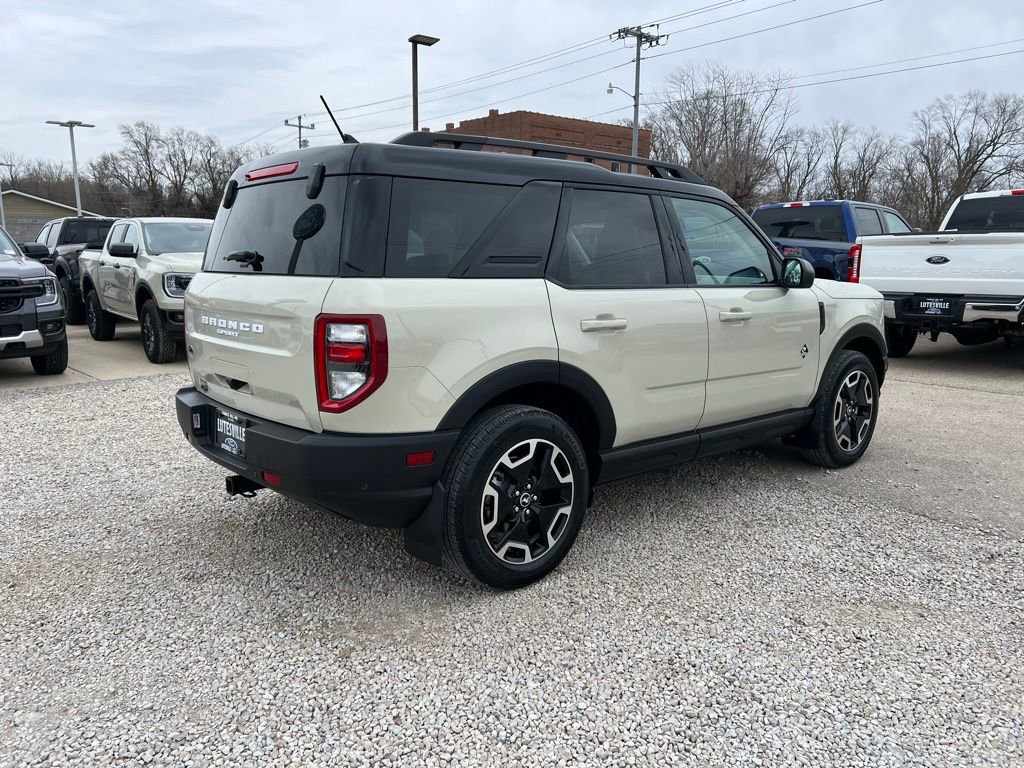 Used 2024 Ford Bronco Sport Outer Banks image 8