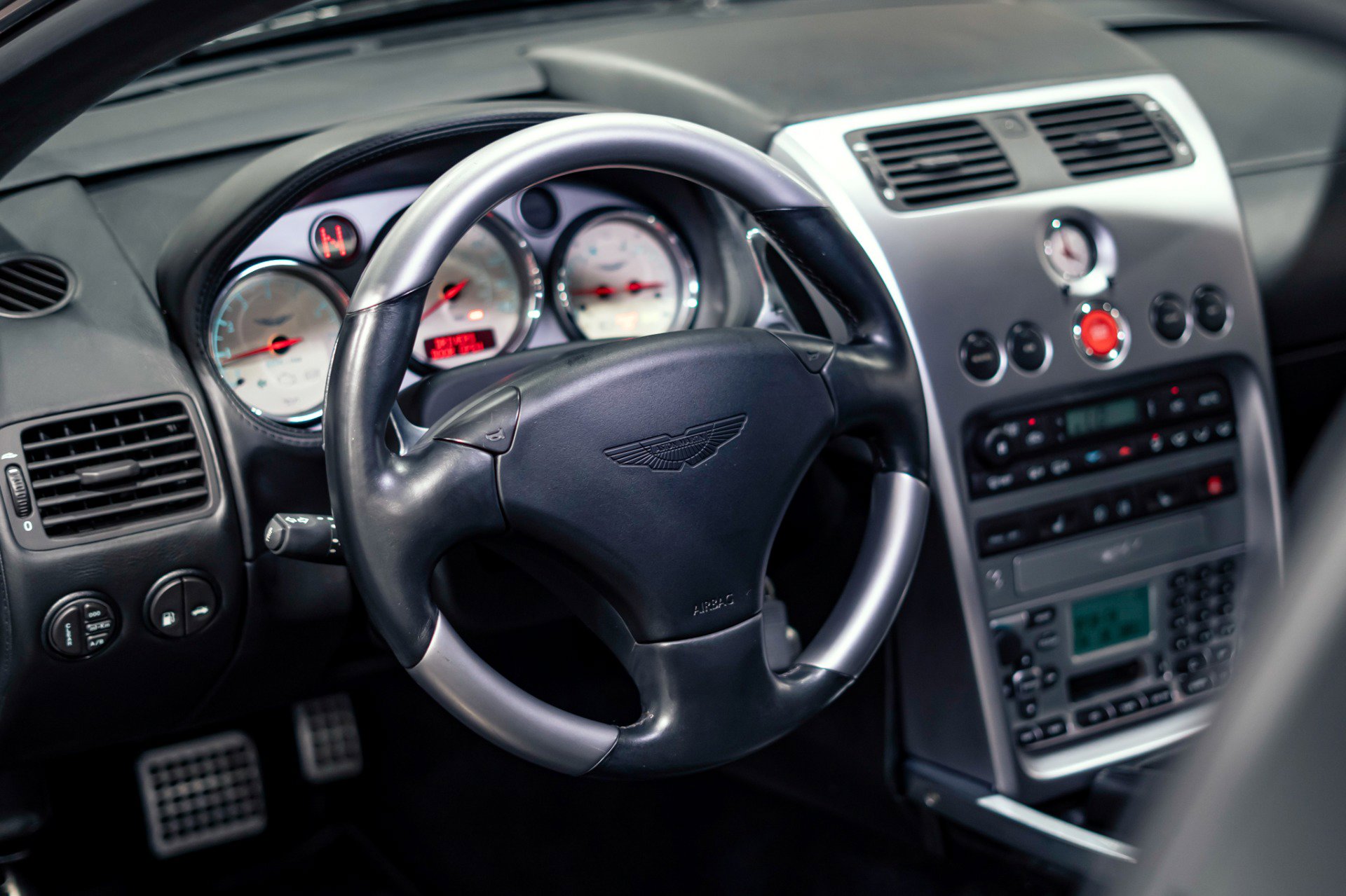 Used 2003 Aston Martin Vanquish RWD image 6