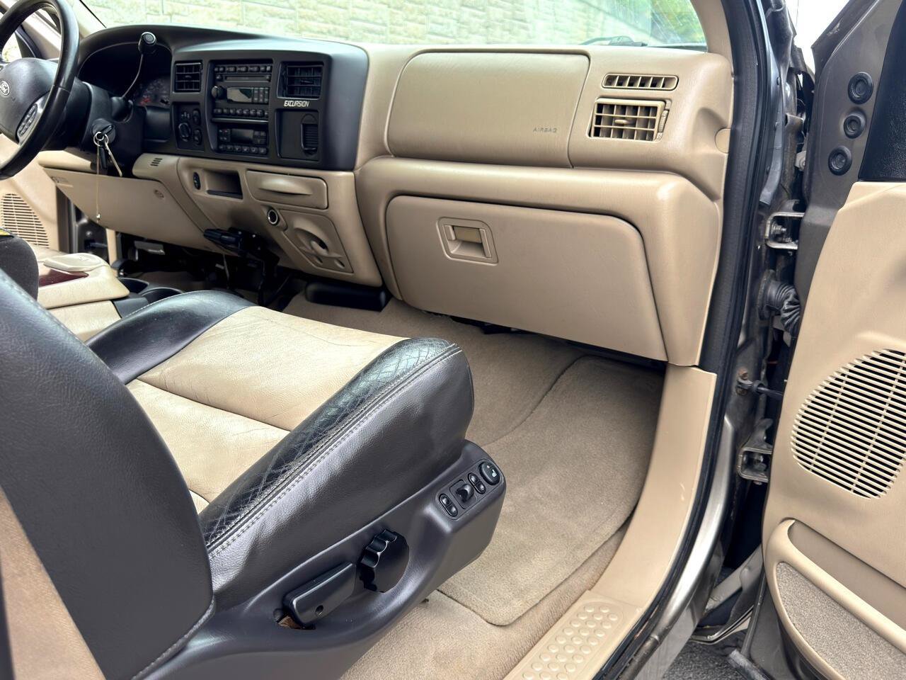 Used 2005 Ford Excursion Eddie Bauer AWD/4WD image 25
