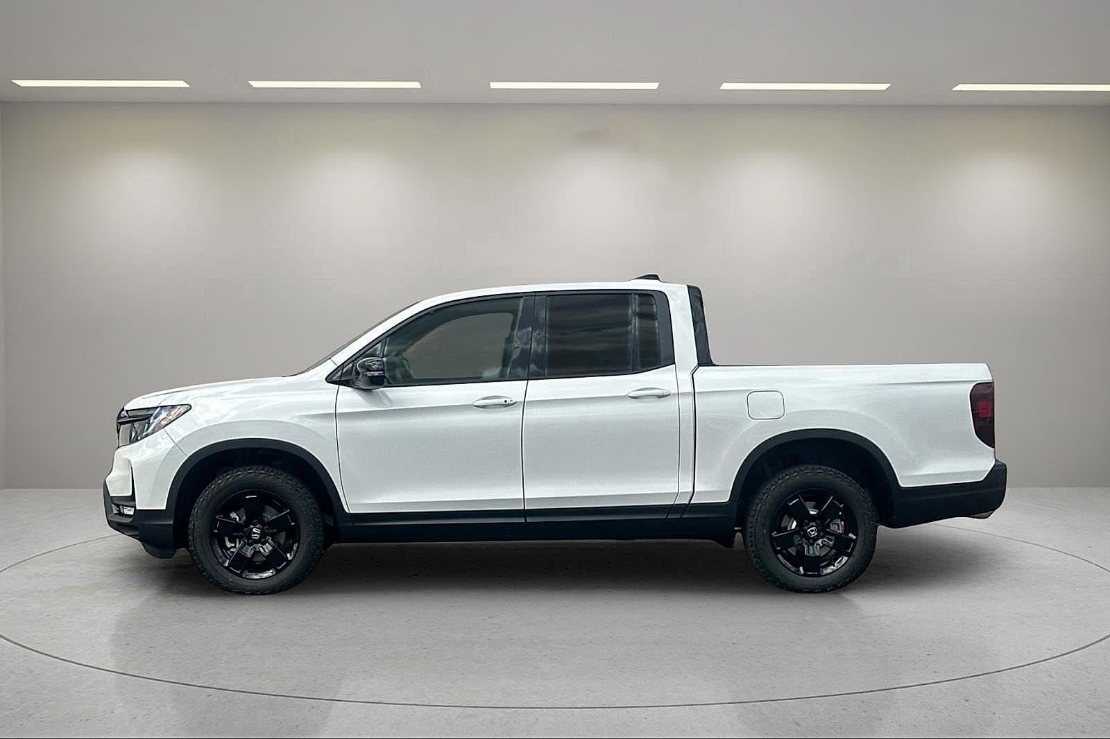 New 2026 Honda Ridgeline Black Edition image 2