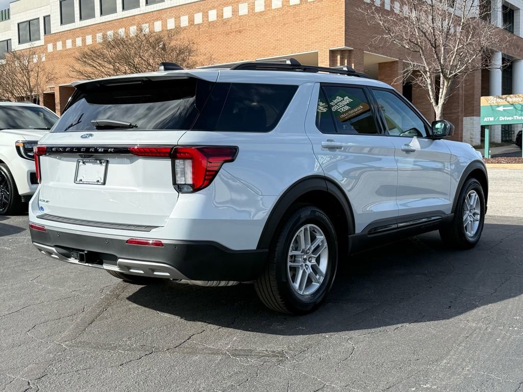 Used 2026 Ford Explorer Active w/ Active Comfort Package RWD image 4