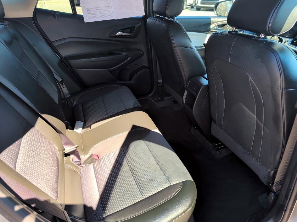 Used 2025 Chevrolet Trax LT image 13