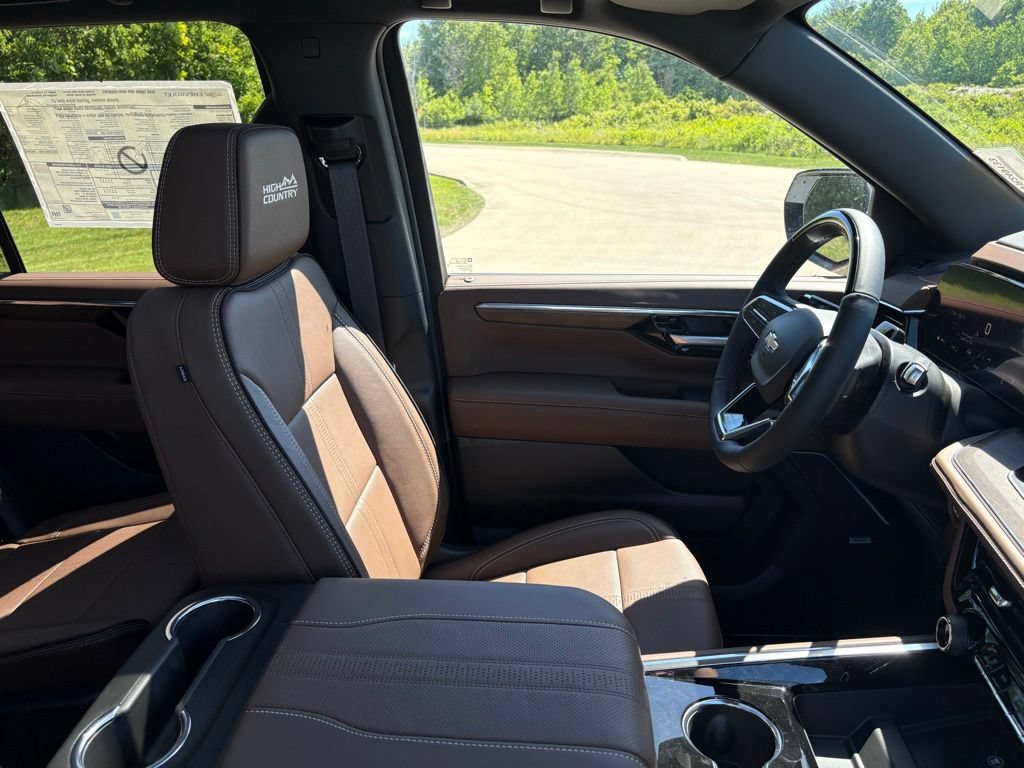 New 2026 Chevrolet Tahoe High Country w/ LPO, Illumination Package AWD/4WD image 40