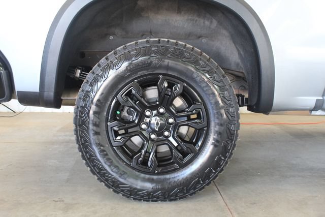 Used 2023 Chevrolet Silverado 1500 ZR2 w/ Technology Package AWD/4WD image 27