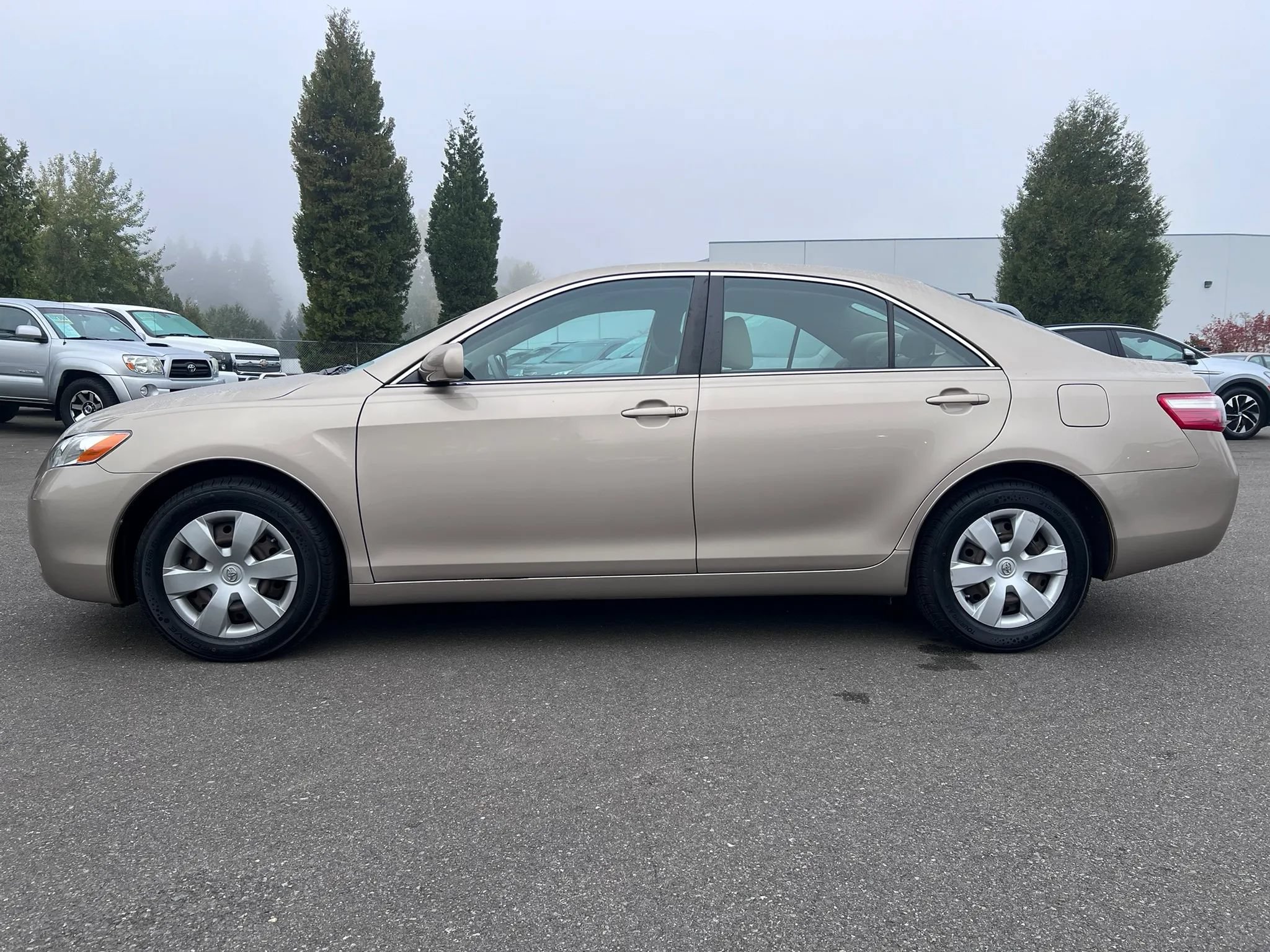 Used 2007 Toyota Camry LE FWD image 4