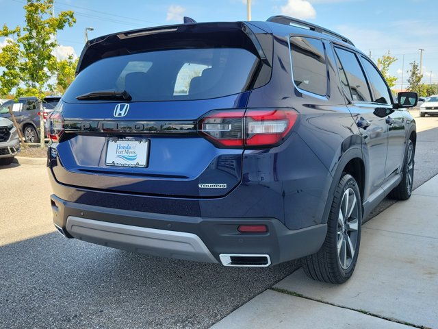 Used 2023 Honda Pilot Touring image 6