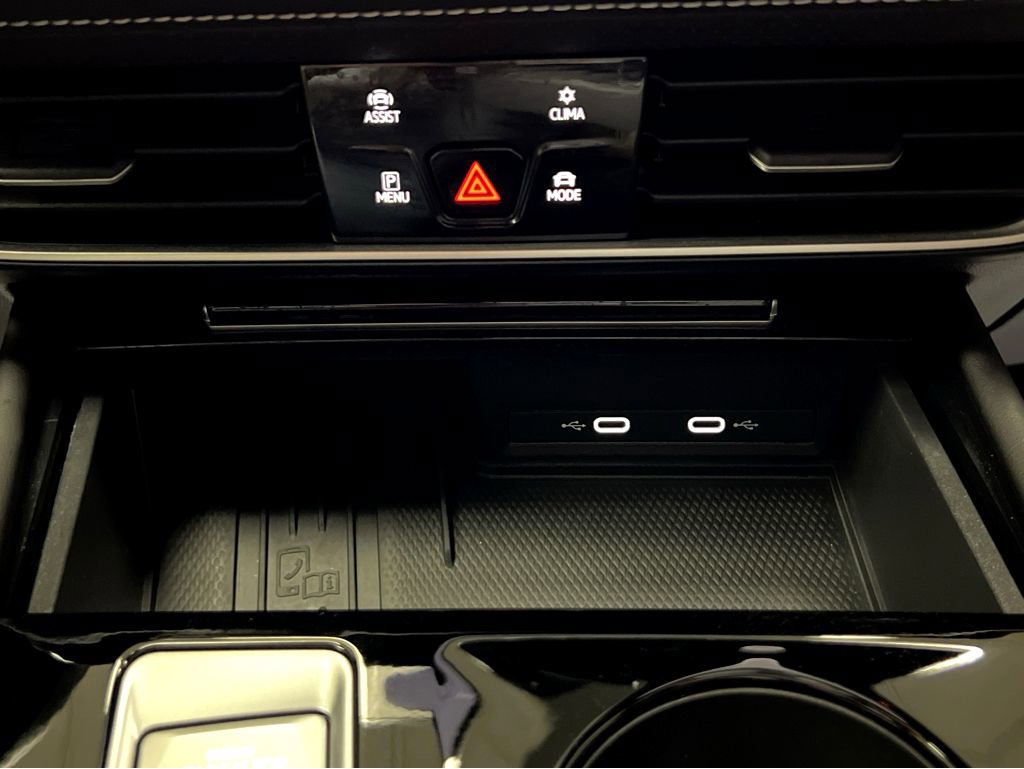 Used 2025 Volkswagen Atlas Cross Sport SE w/ Black Wheel Package image 16