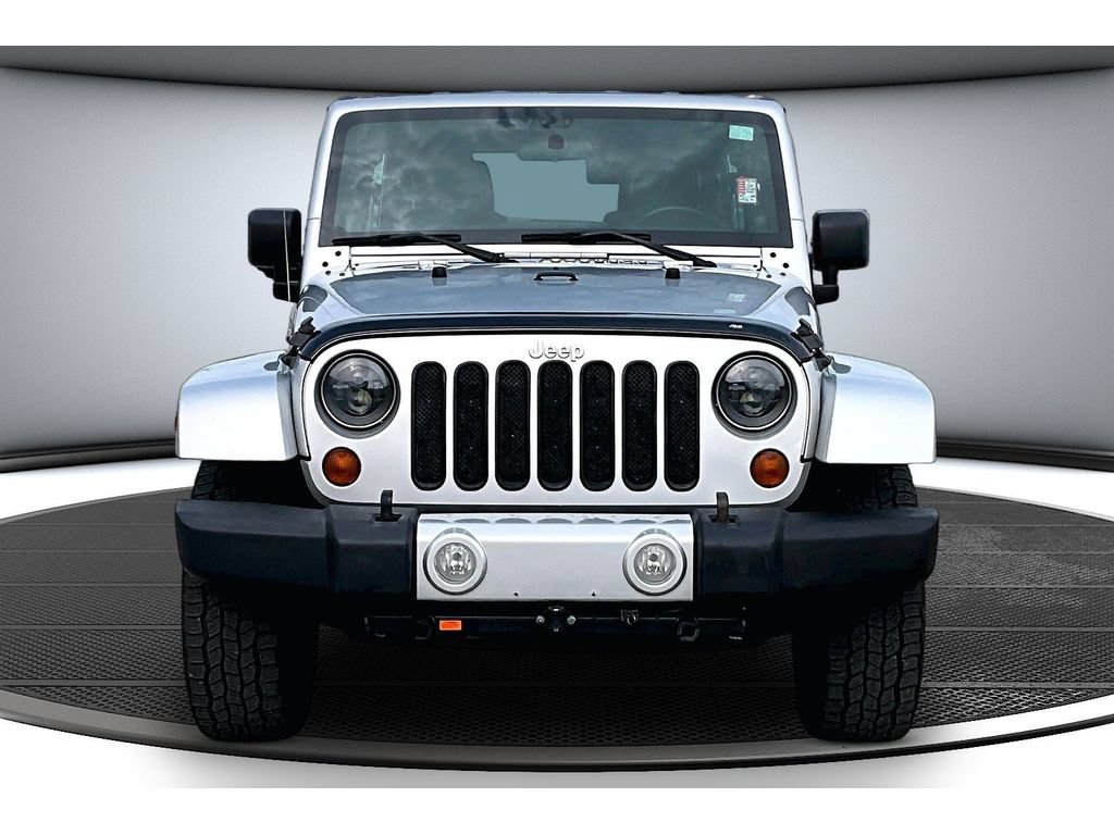 Used 2011 Jeep Wrangler Unlimited Sahara w/ Dual Top Group AWD/4WD image 4