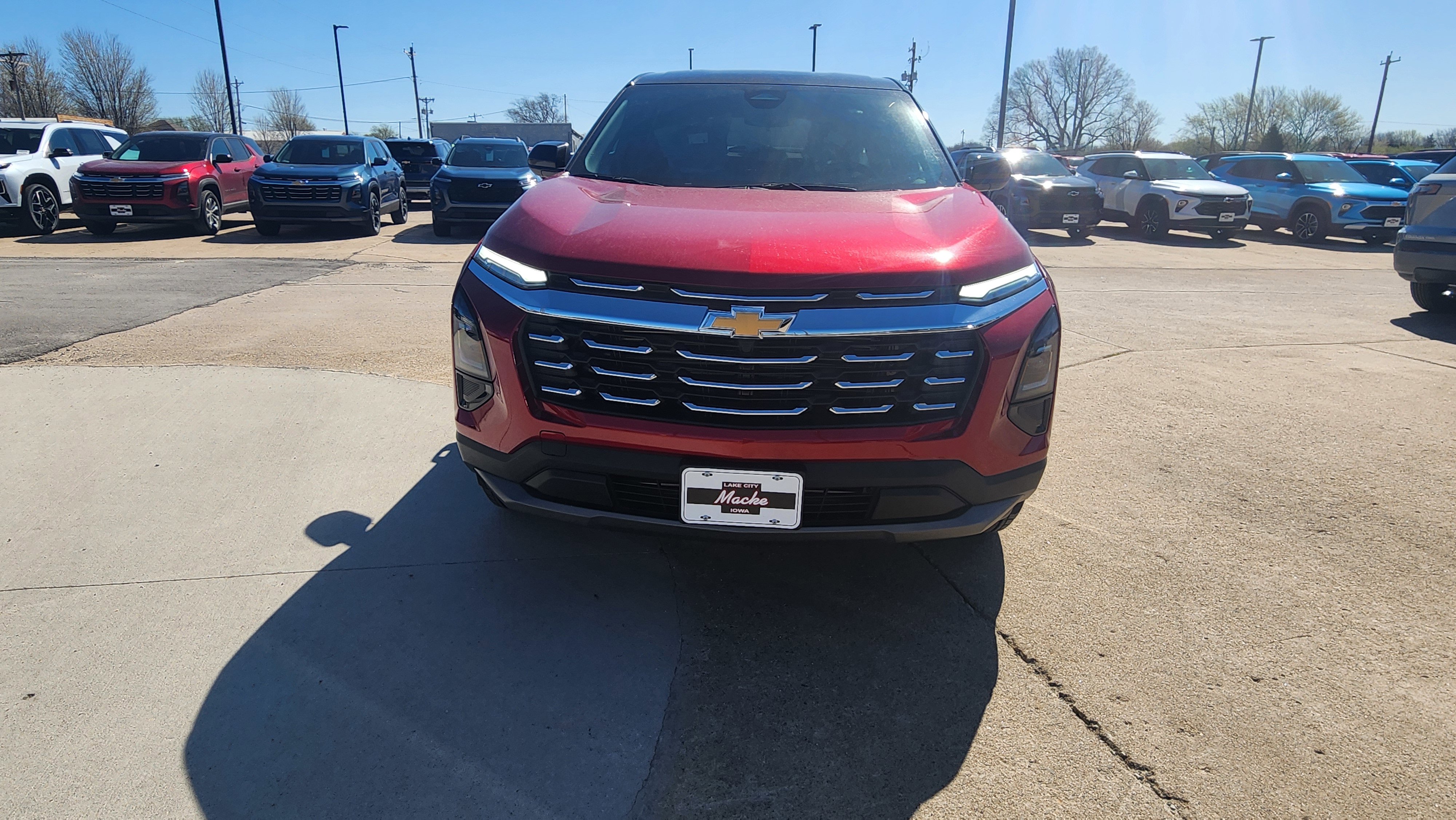 New 2026 Chevrolet Equinox LT w/ Convenience Package II AWD/4WD image 2