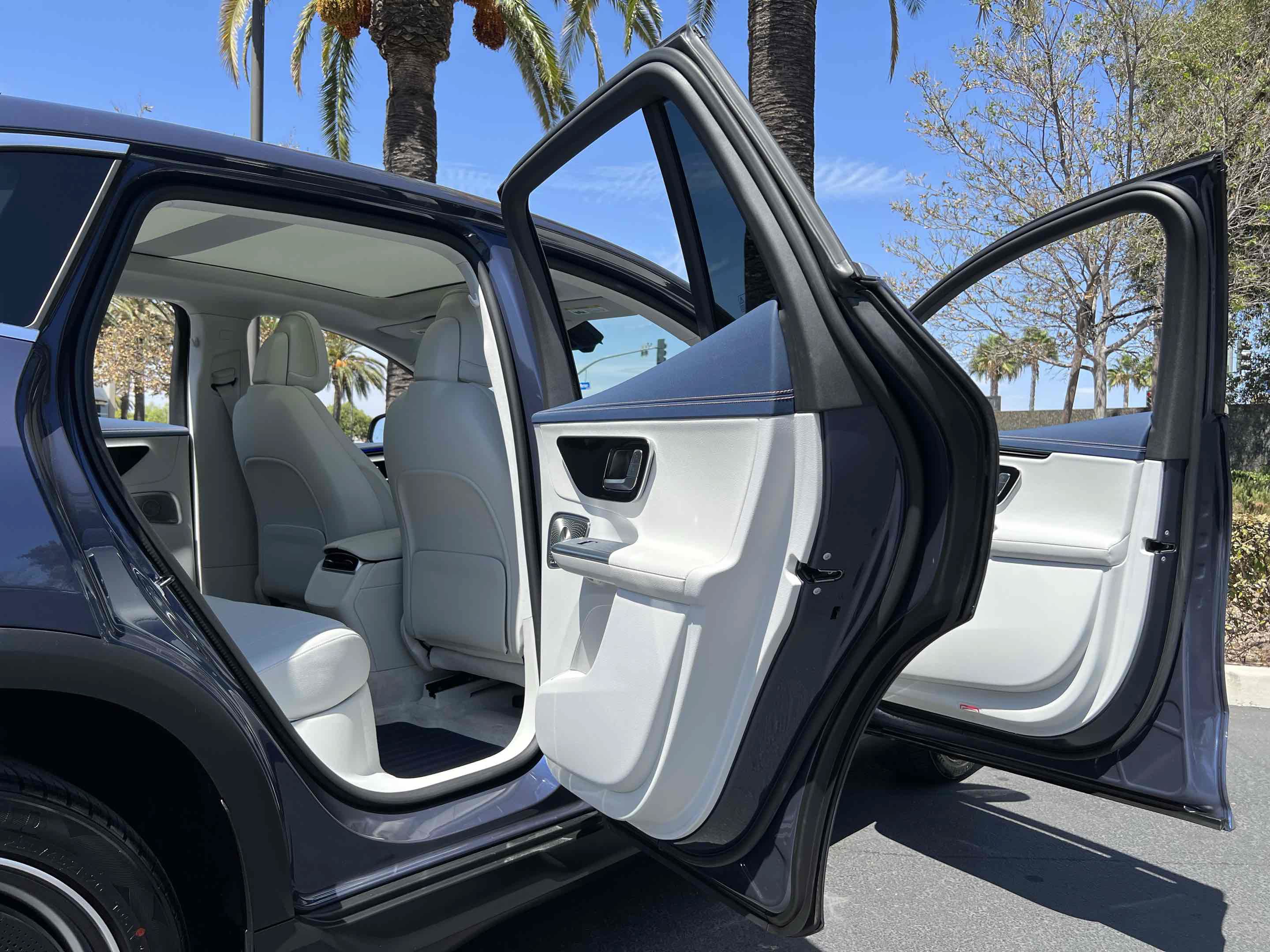 Used 2023 Mercedes-Benz EQE 350+ SUV w/ AMG Line Exterior Package image 60
