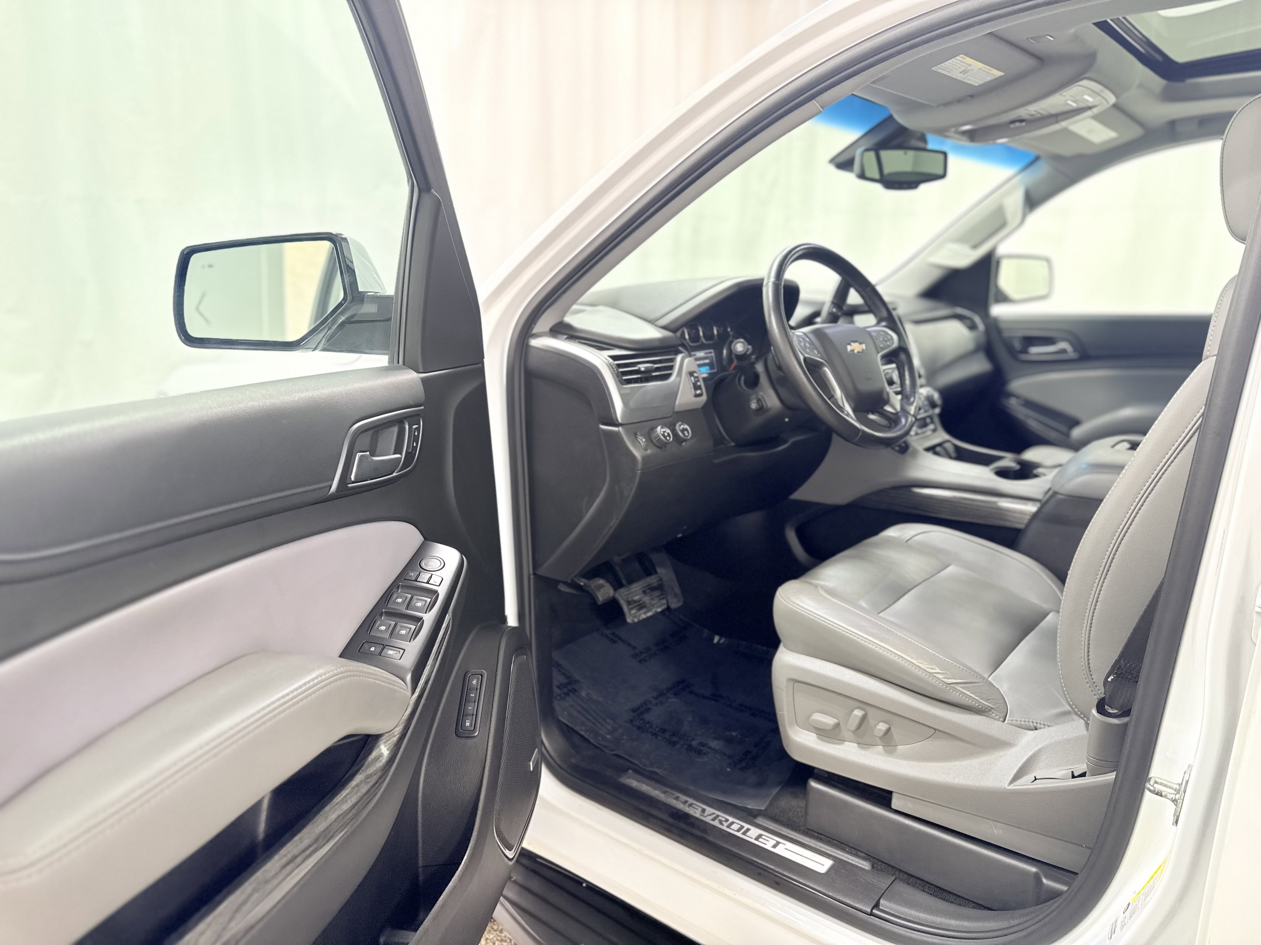 Used 2018 Chevrolet Suburban LT image 13