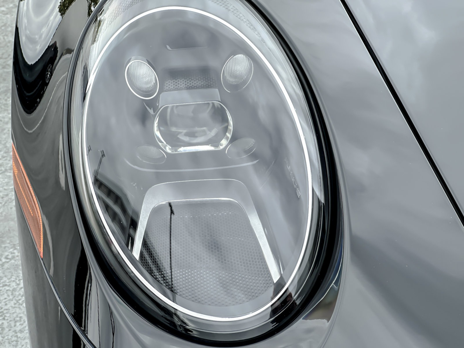 Certified 2021 Porsche 911 Carrera 4S AWD/4WD image 33