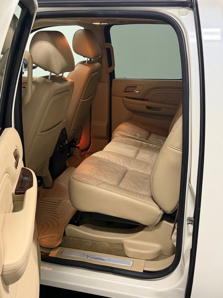 Used 2013 Cadillac Escalade EXT Luxury image 9