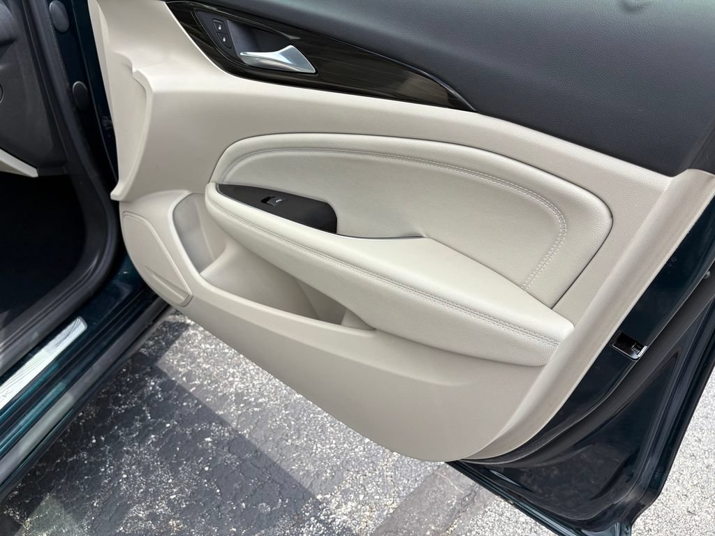 Used 2018 Buick Regal Preferred w/ Driver Confidence Package #1 FWD image 11