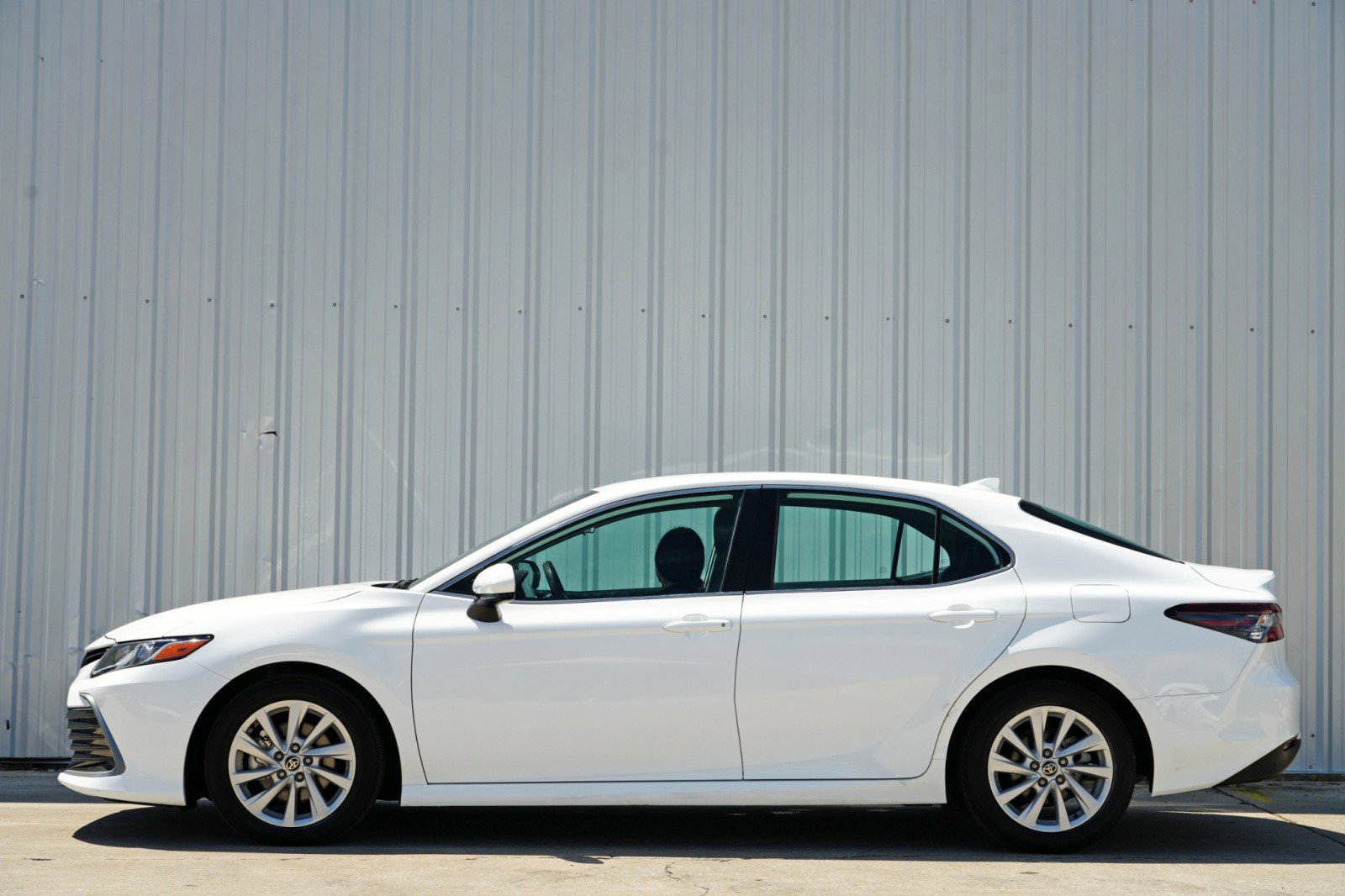 Used 2024 Toyota Camry LE image 7
