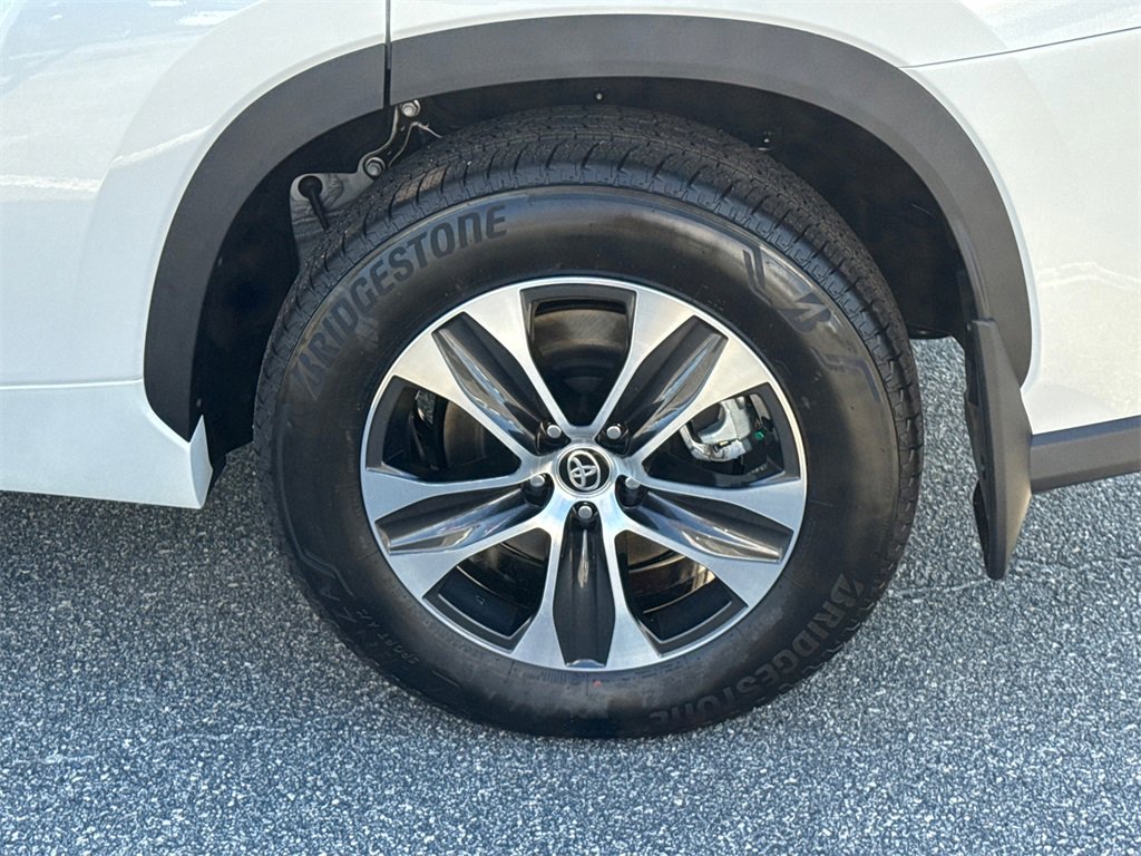 New 2025 Toyota Highlander XLE image 20