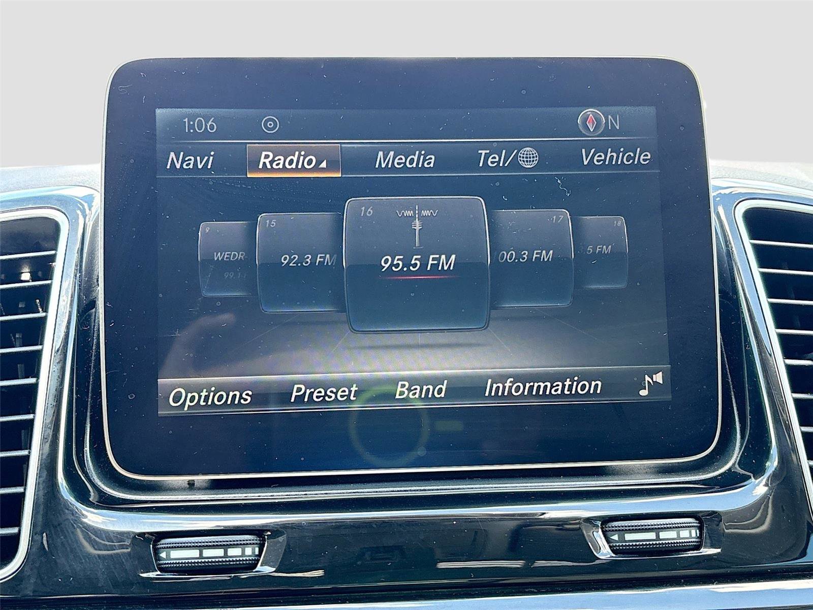 Used 2017 Mercedes-Benz GLE 350 w/ Premium 1 Package image 16