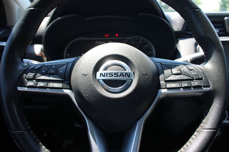Used 2020 Nissan Versa SR FWD image 10