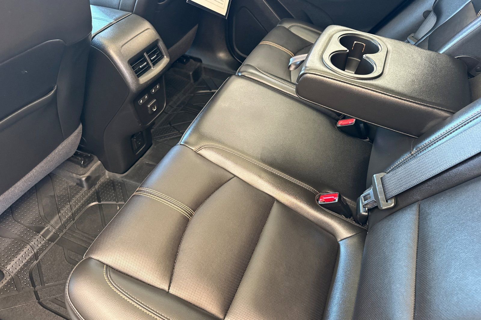 Used 2022 Chevrolet Equinox Premier AWD/4WD image 12