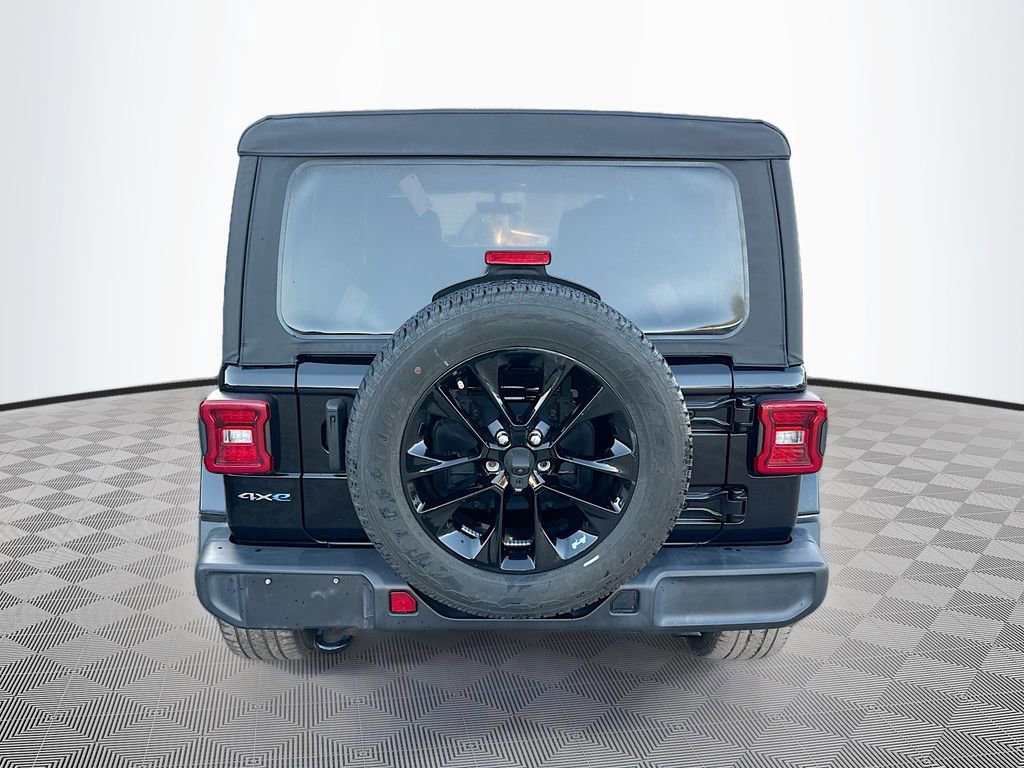 Used 2021 Jeep Wrangler Unlimited Sahara AWD/4WD image 7
