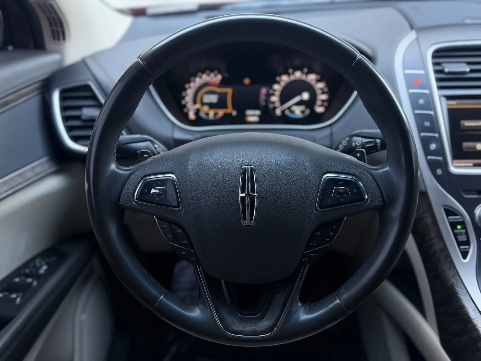 Used 2016 Lincoln MKX Reserve FWD image 20
