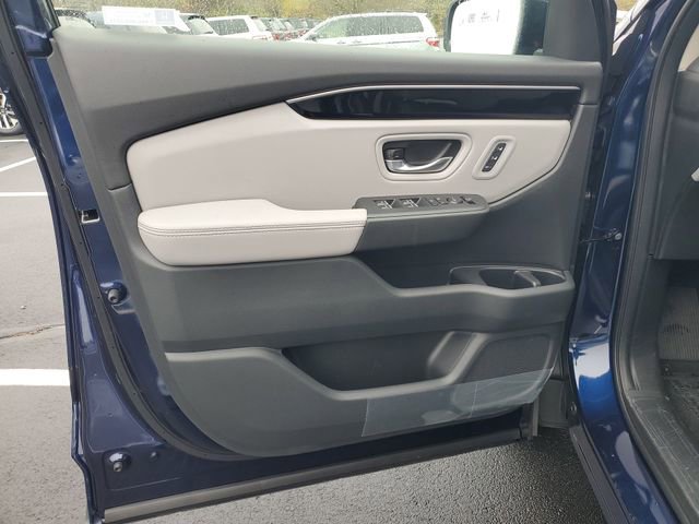 New 2025 Honda Pilot Touring image 39