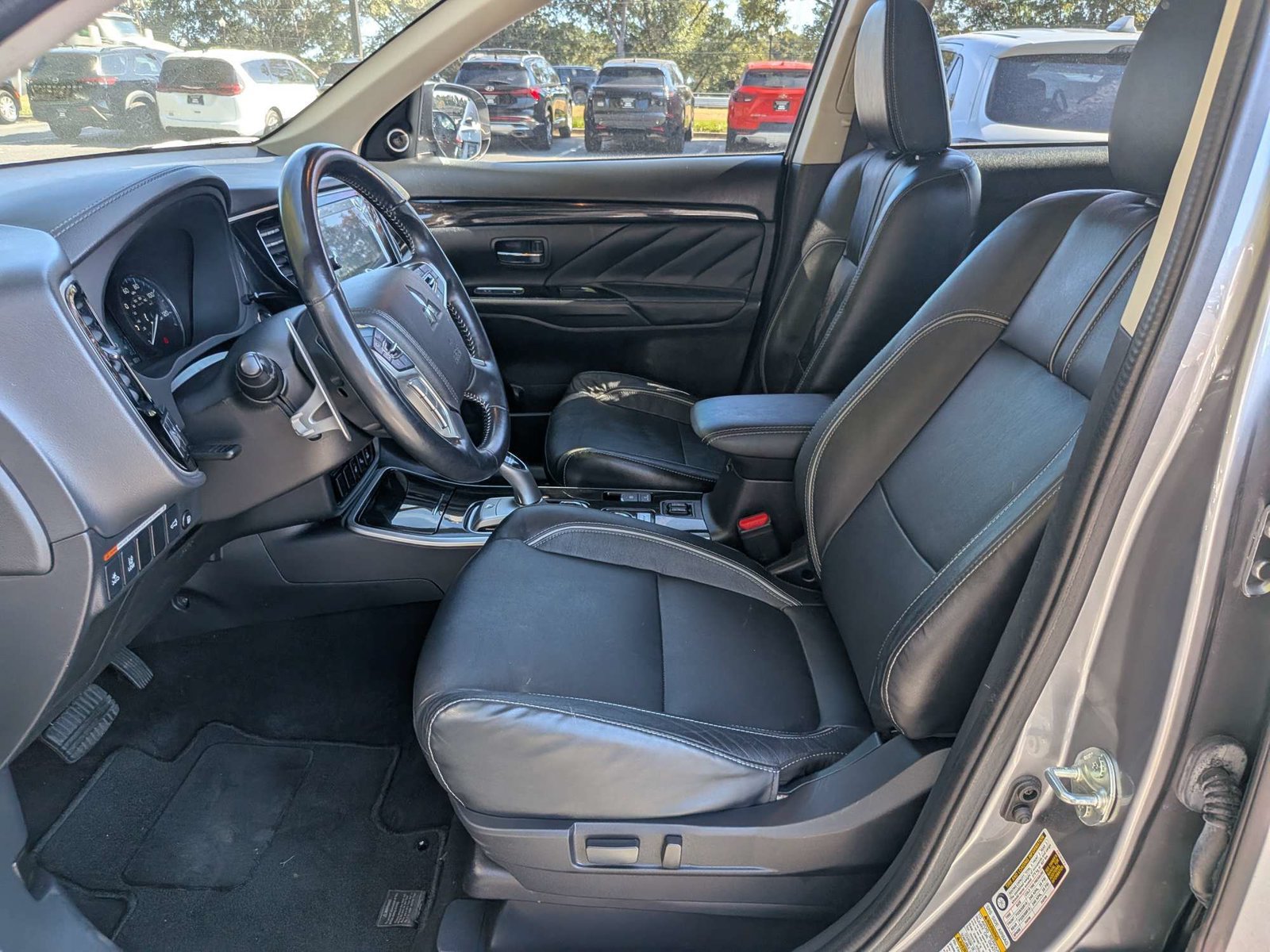 Used 2018 Mitsubishi Outlander GT AWD/4WD image 19