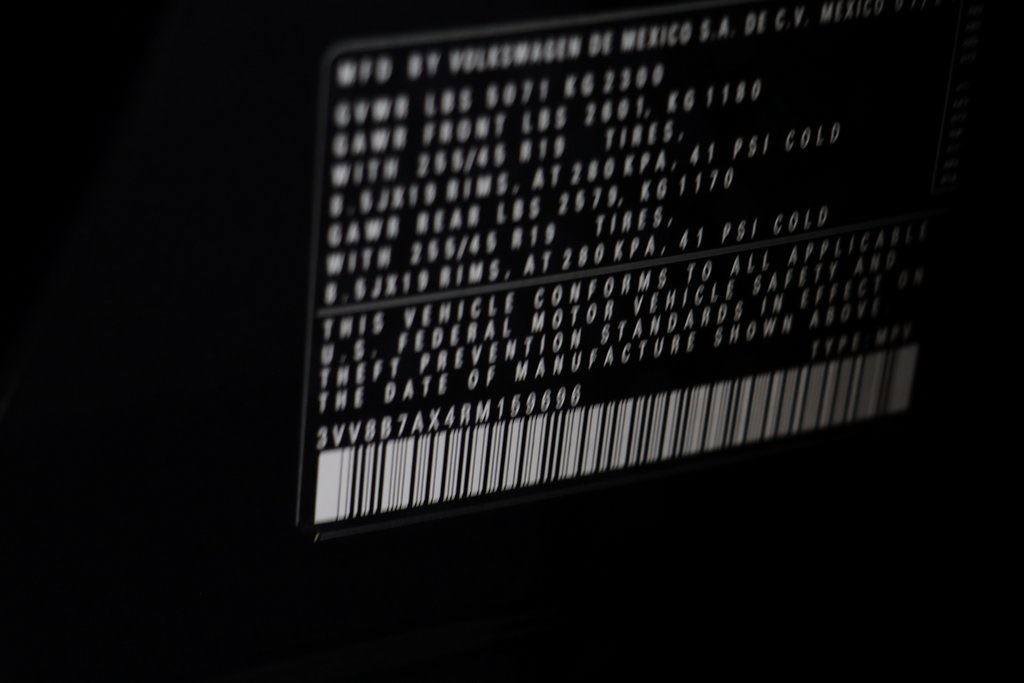 Certified 2024 Volkswagen Tiguan SE R-Line image 25