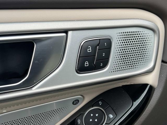 Certified 2024 Ford Explorer Platinum w/ Technology Package image 21