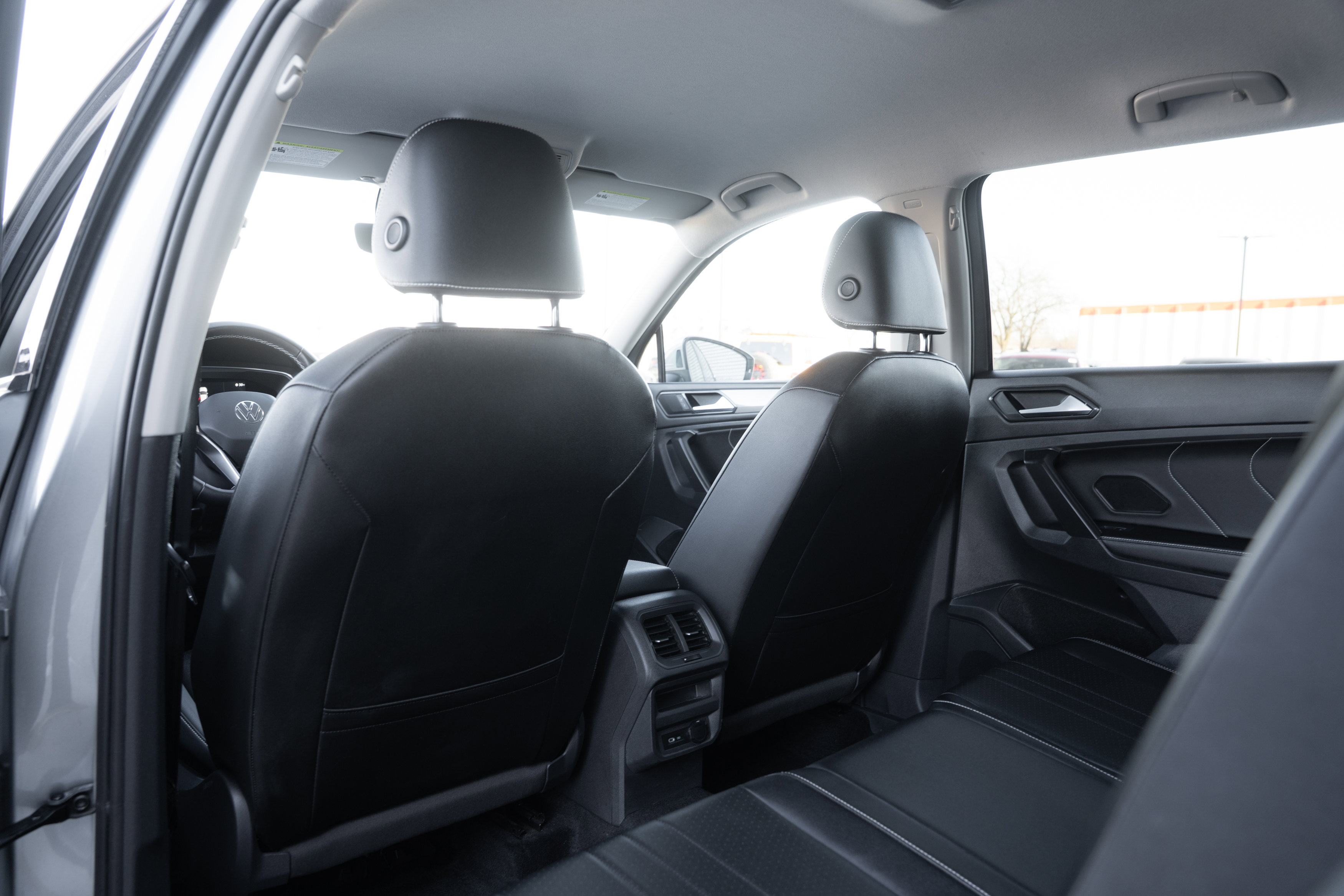 Used 2023 Volkswagen Tiguan SE image 22