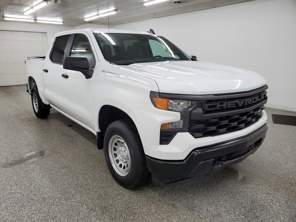 Used 2025 Chevrolet Silverado 1500 W/T w/ WT Value Package image 3