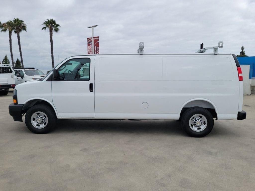 New 2026 Chevrolet Express 2500 Extended w/ Communications Package RWD image 25