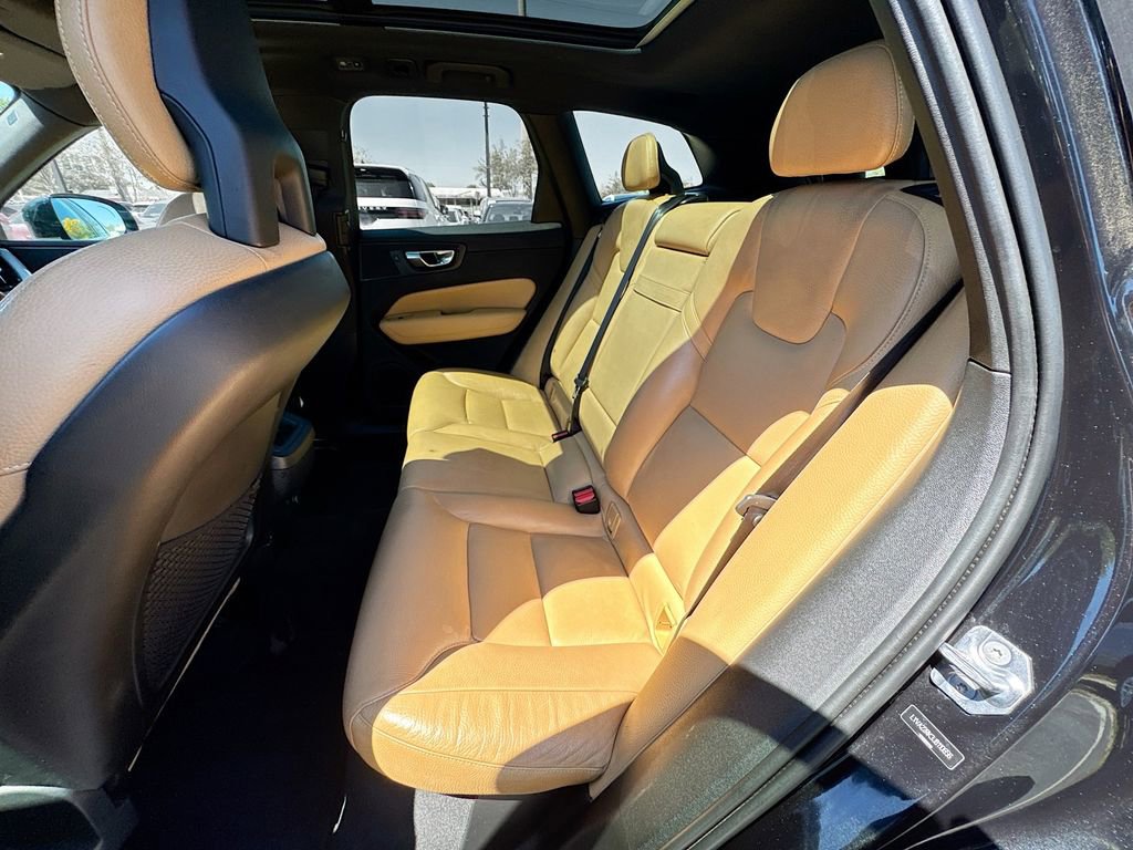 Used 2018 Volvo XC60 T6 Momentum w/ Vision Package AWD/4WD image 26