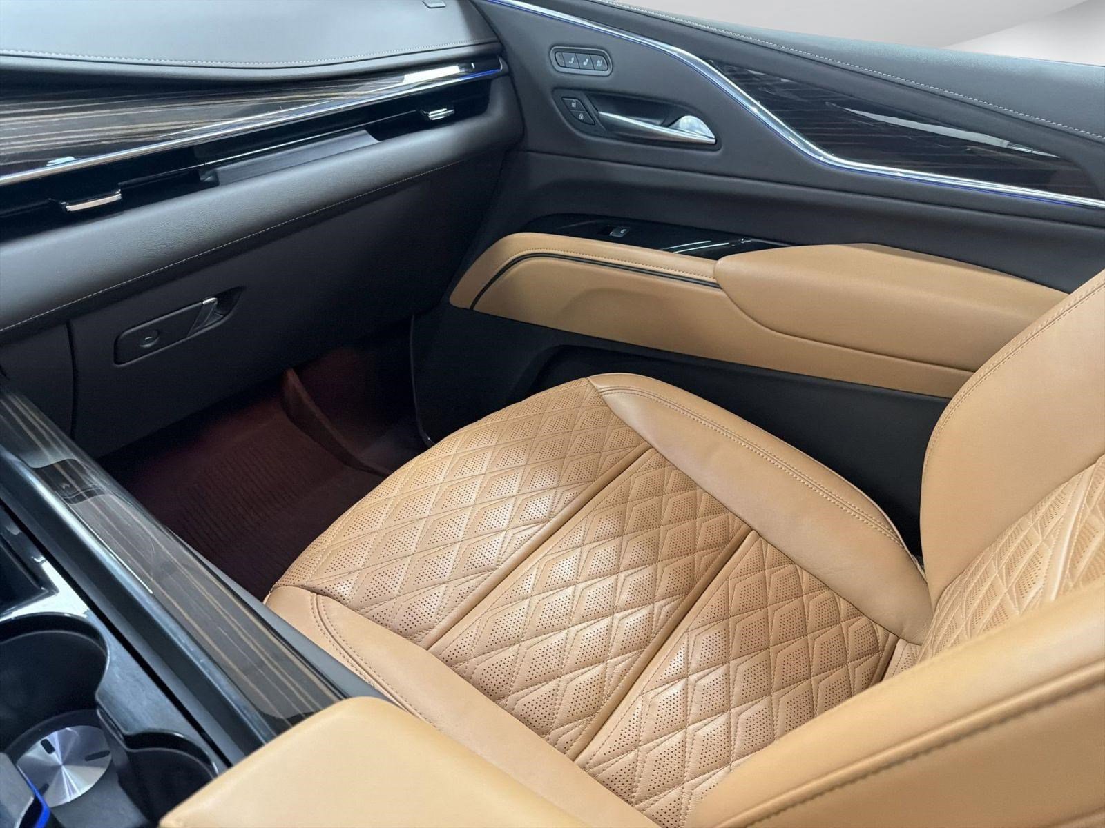 Used 2024 Cadillac Escalade ESV Sport w/ LPO, ONYX Package image 24