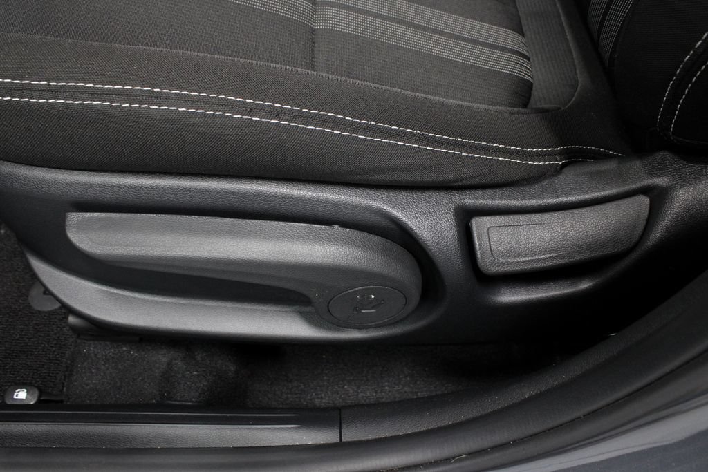 Certified 2024 Hyundai Venue SEL FWD image 24
