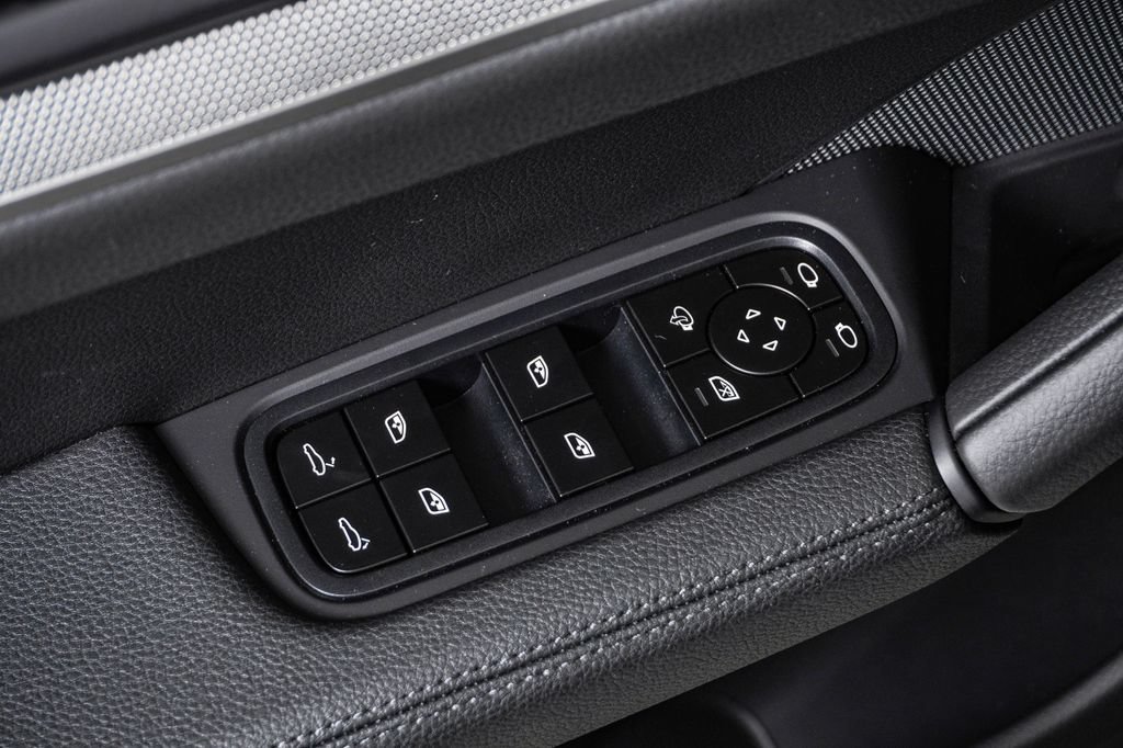 New 2026 Porsche Cayenne Coupe AWD/4WD image 26