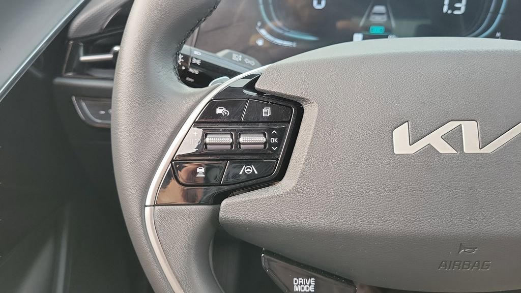 Used 2025 Kia Niro EX FWD image 20