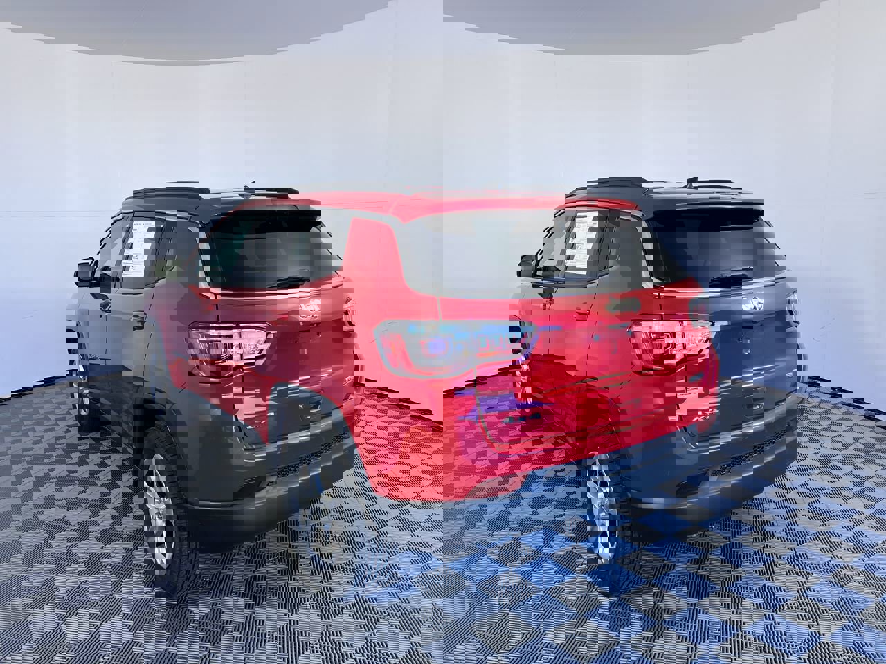 Used 2024 Jeep Compass Latitude image 5