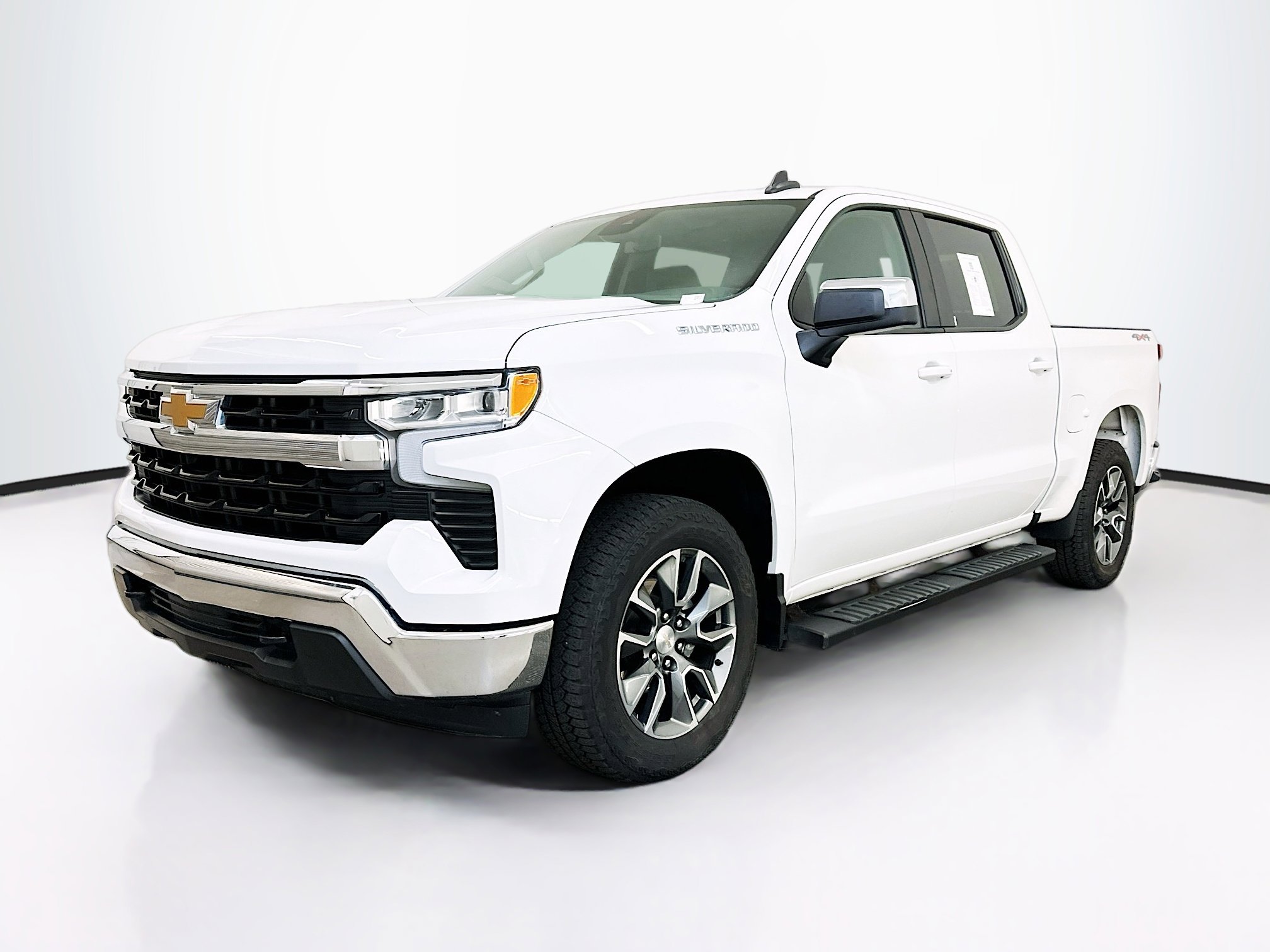 Used 2023 Chevrolet Silverado 1500 LT image 3