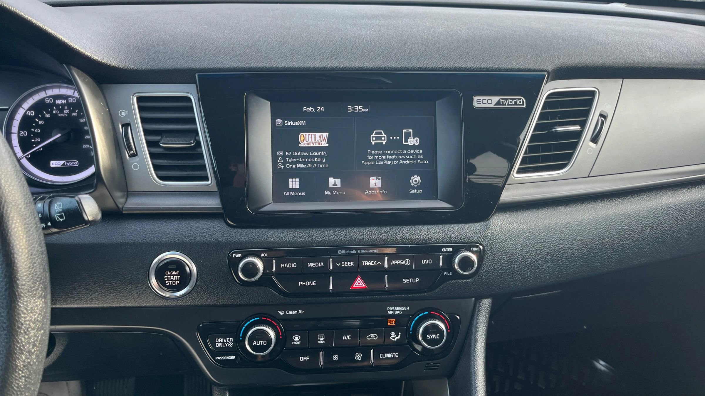 Used 2017 Kia Niro LX image 16