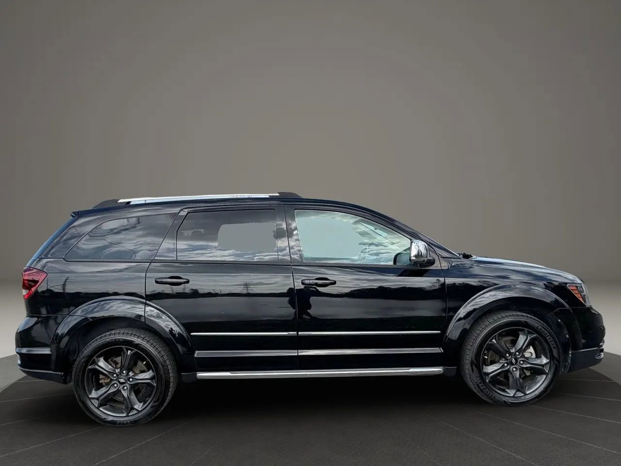 Used 2020 Dodge Journey Crossroad w/ Popular Equipment Group image 4