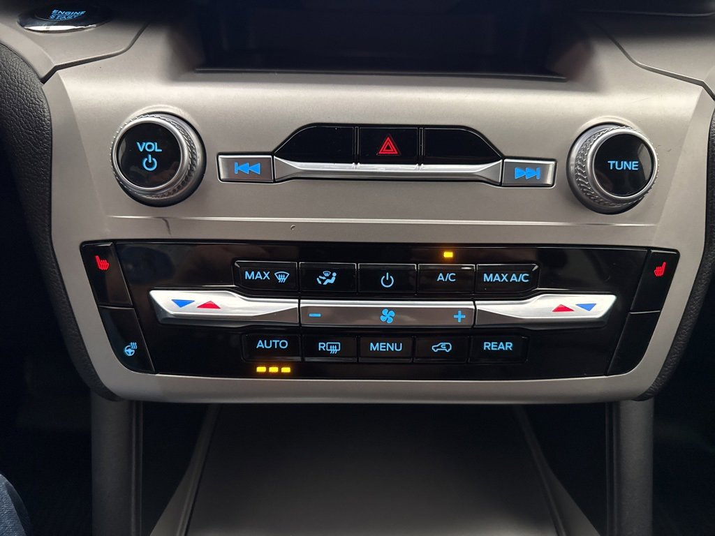 Used 2022 Ford Explorer XLT image 33