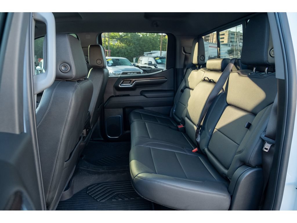 Used 2024 Chevrolet Silverado 1500 LT Trail Boss w/ Convenience Package II AWD/4WD image 13