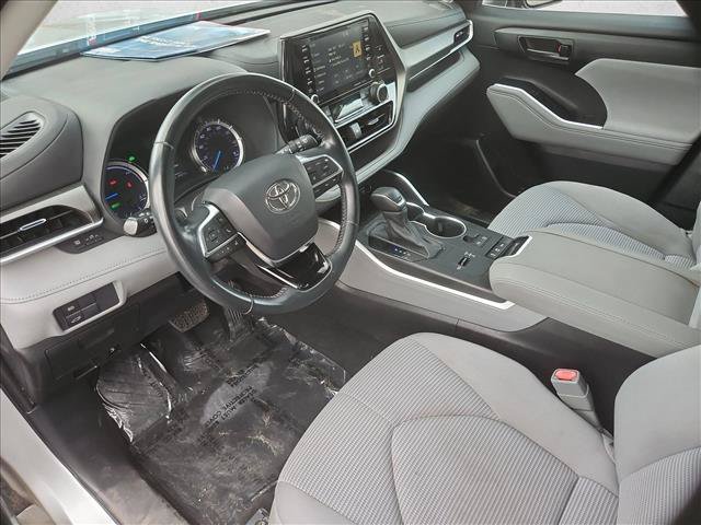 Used 2021 Toyota Highlander LE AWD/4WD image 13