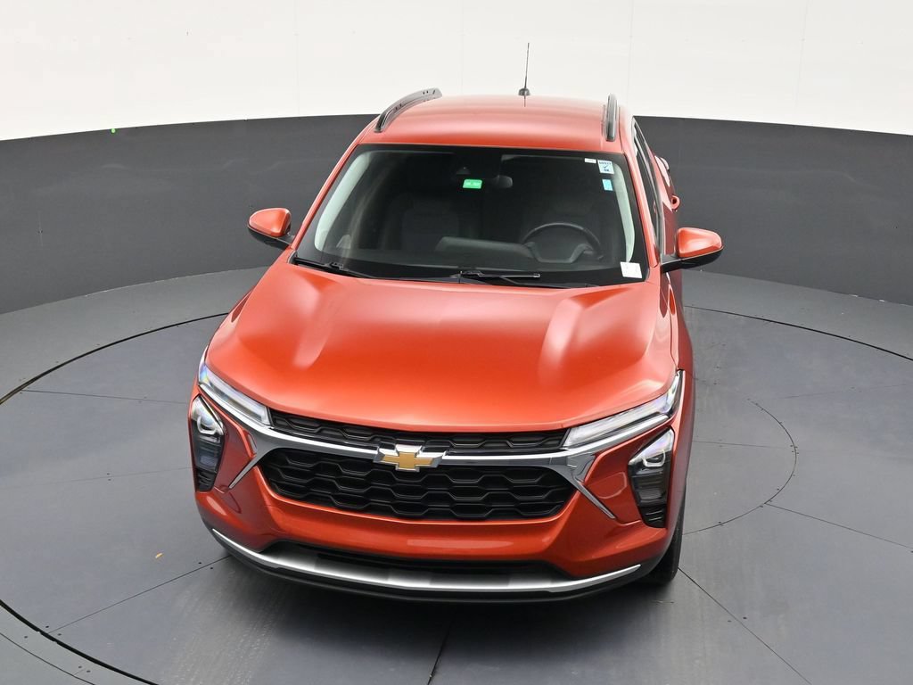 Used 2024 Chevrolet Trax LT w/ Driver Confidence Package FWD image 19