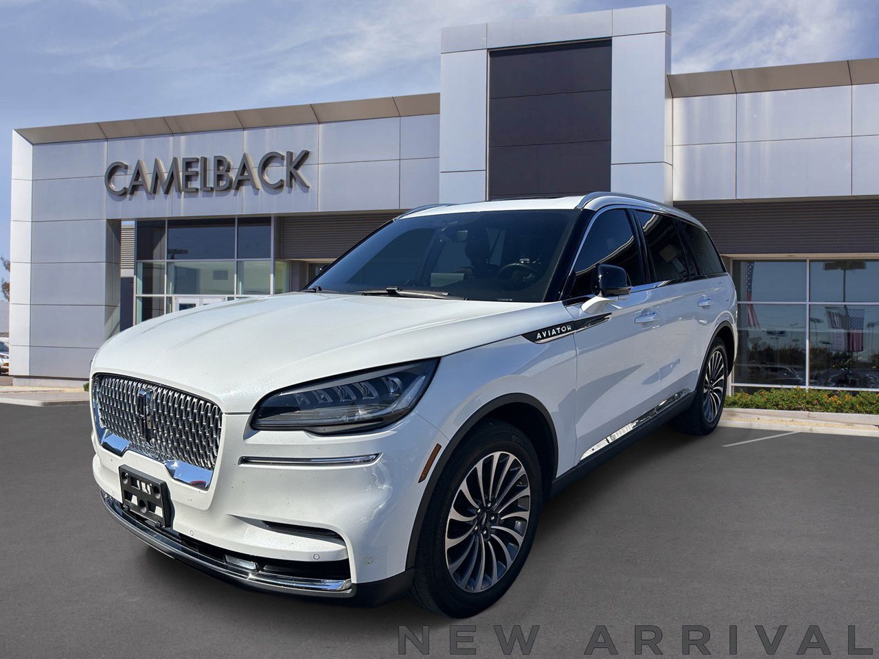 Used 2023 Lincoln Aviator Reserve w/ Elements Package Plus RWD image 2