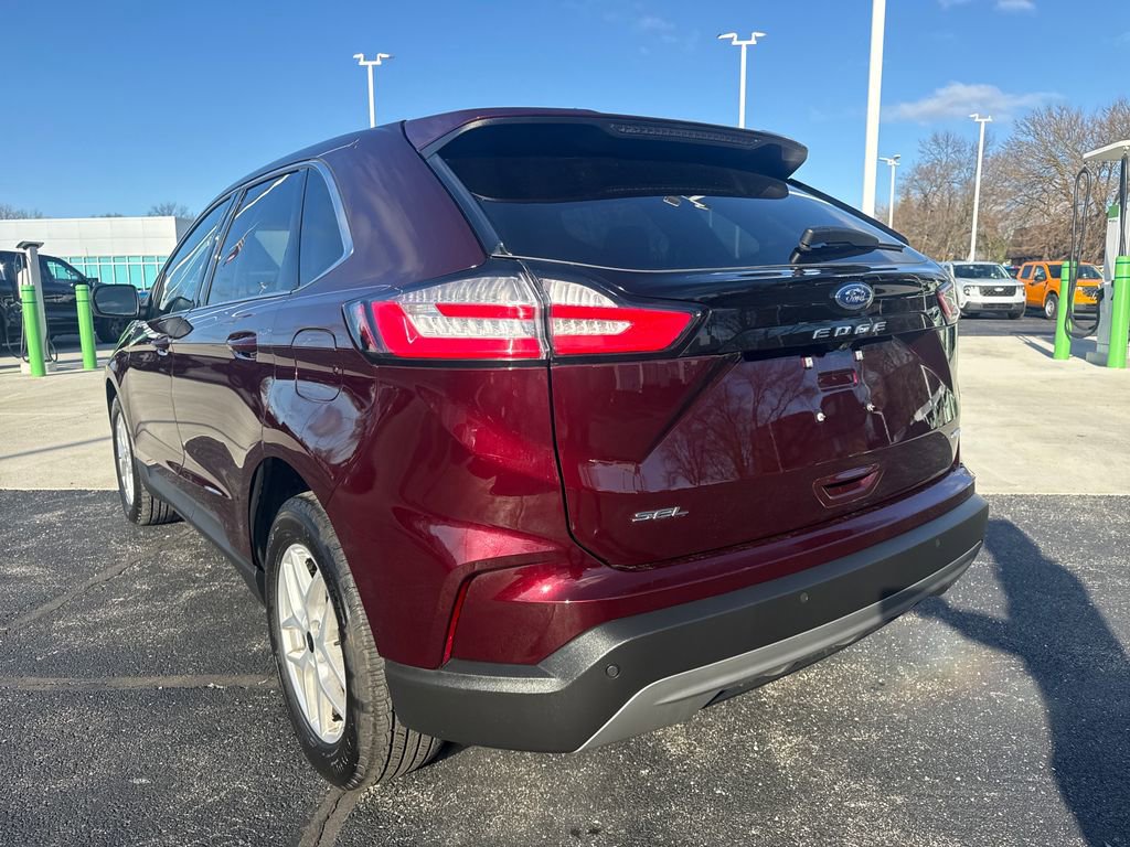 Used 2024 Ford Edge SEL w/ Convenience Package image 9