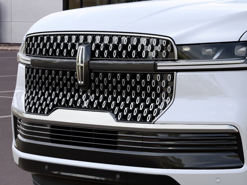 New 2027 Lincoln Navigator Reserve AWD/4WD image 17